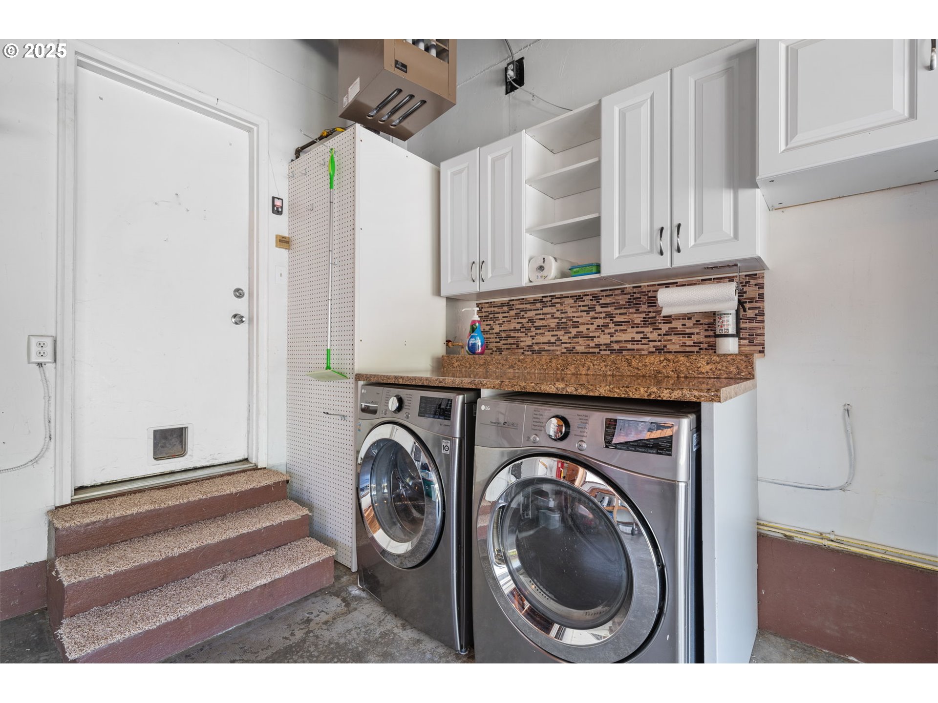 Vancouver, Washington, 98682, United States, 4 Bedrooms Bedrooms, ,2 BathroomsBathrooms,Residential,For Sale,1987487