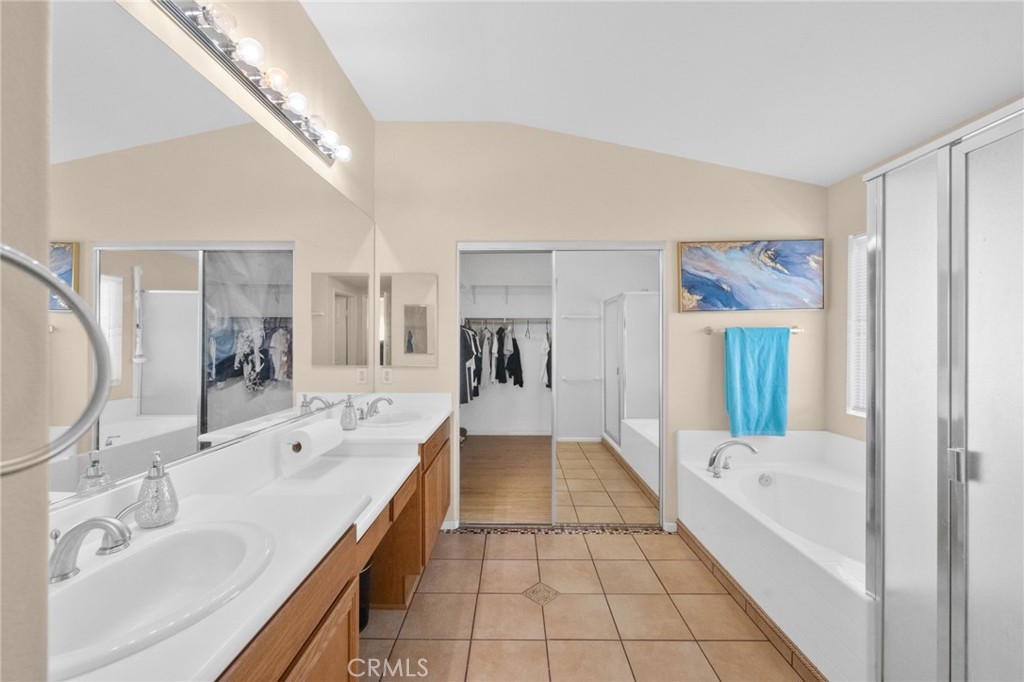 Lake Elsinore, California, 92532, United States, 5 Bedrooms Bedrooms, ,4 BathroomsBathrooms,Residential,For Sale,1989884