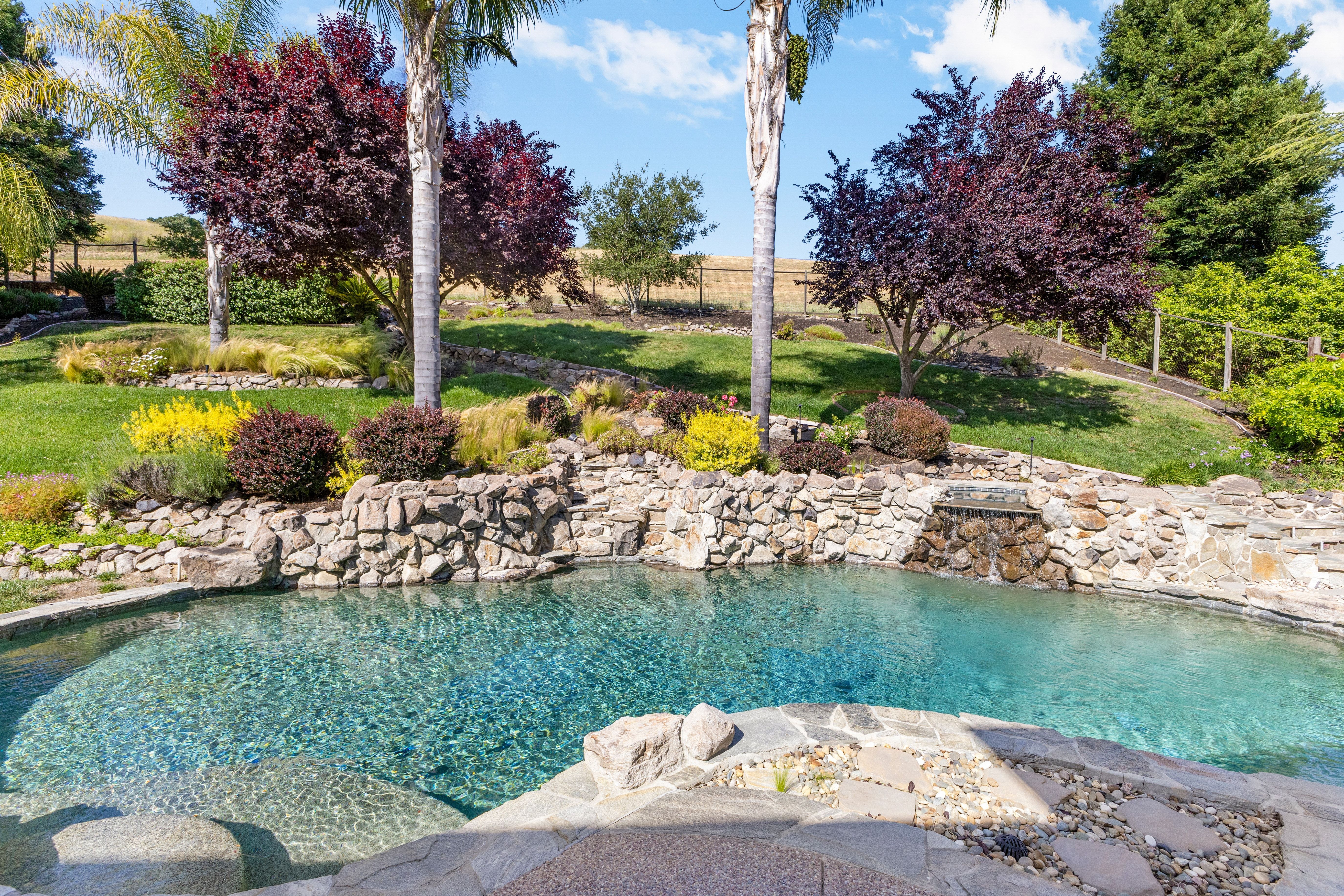  Exceptional Northridge Estates Home on Expansive Private Lot - 物件實景