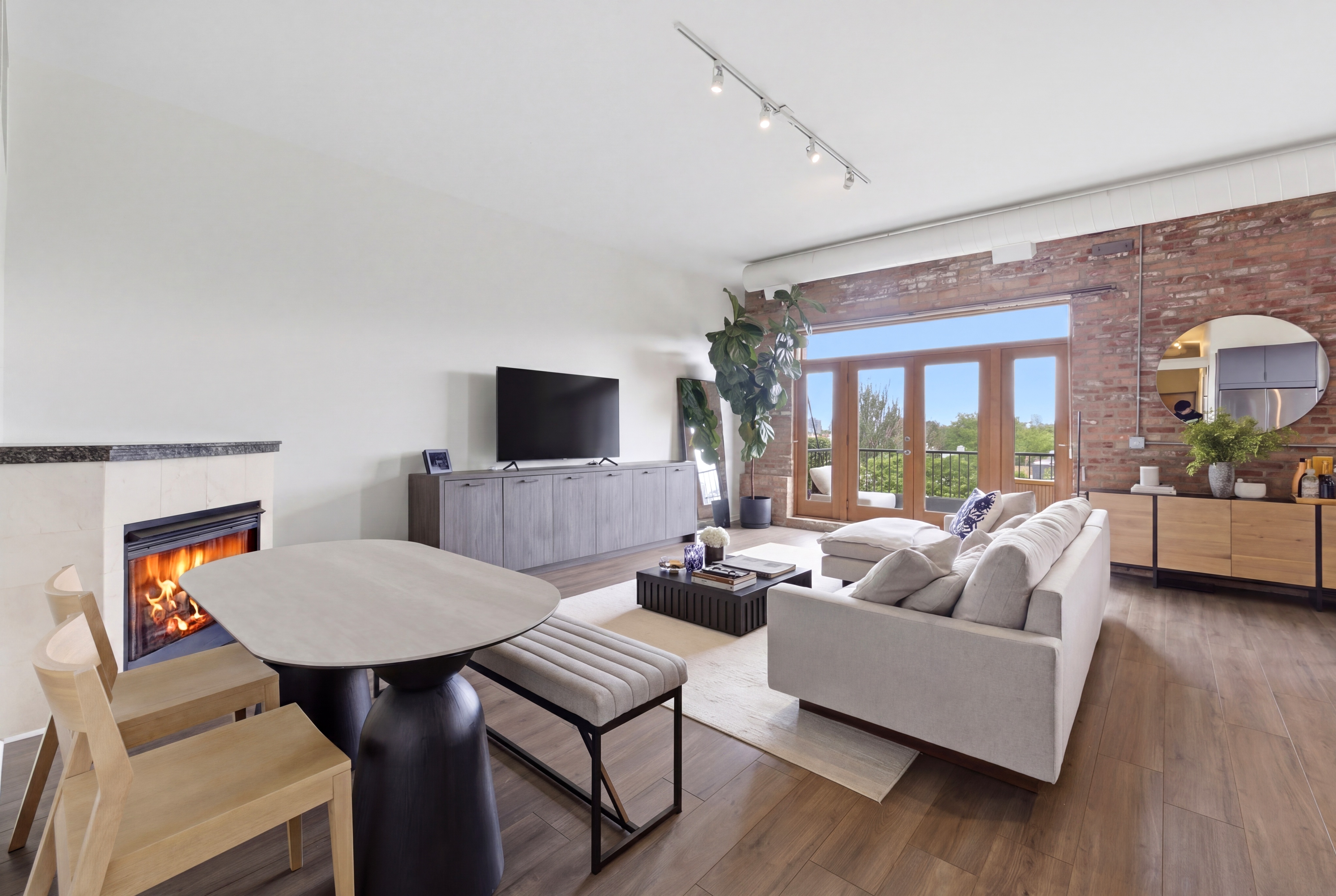  Penthouse Loft in the Heart of Ukrainian Village - 物件實景