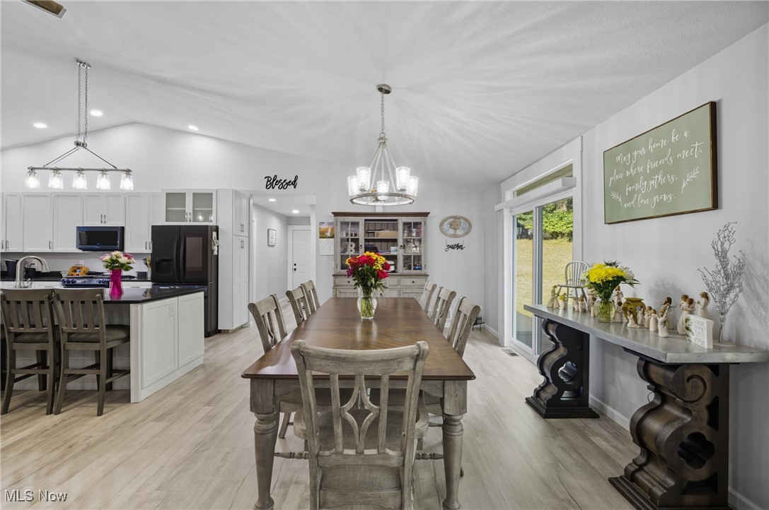 Washington, West Virginia, 26181, United States, 3 Bedrooms Bedrooms, ,3 BathroomsBathrooms,Residential,For Sale,1961068