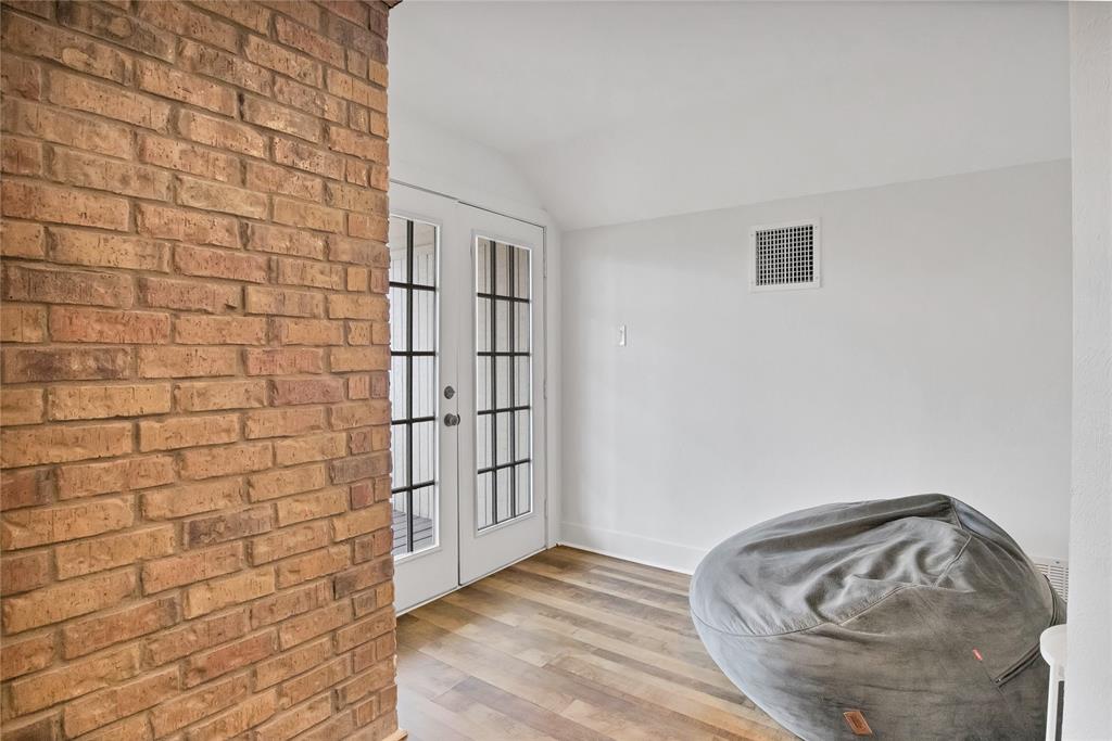 Dallas, Texas, 75228, United States, 4 Bedrooms Bedrooms, ,3 BathroomsBathrooms,Residential,For Sale,1888632