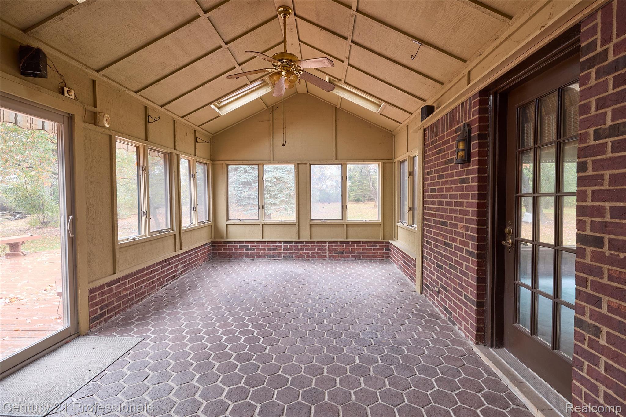 Rochester, Michigan, 48306, United States, 5 Bedrooms Bedrooms, ,6 BathroomsBathrooms,Residential,For Sale,1987117