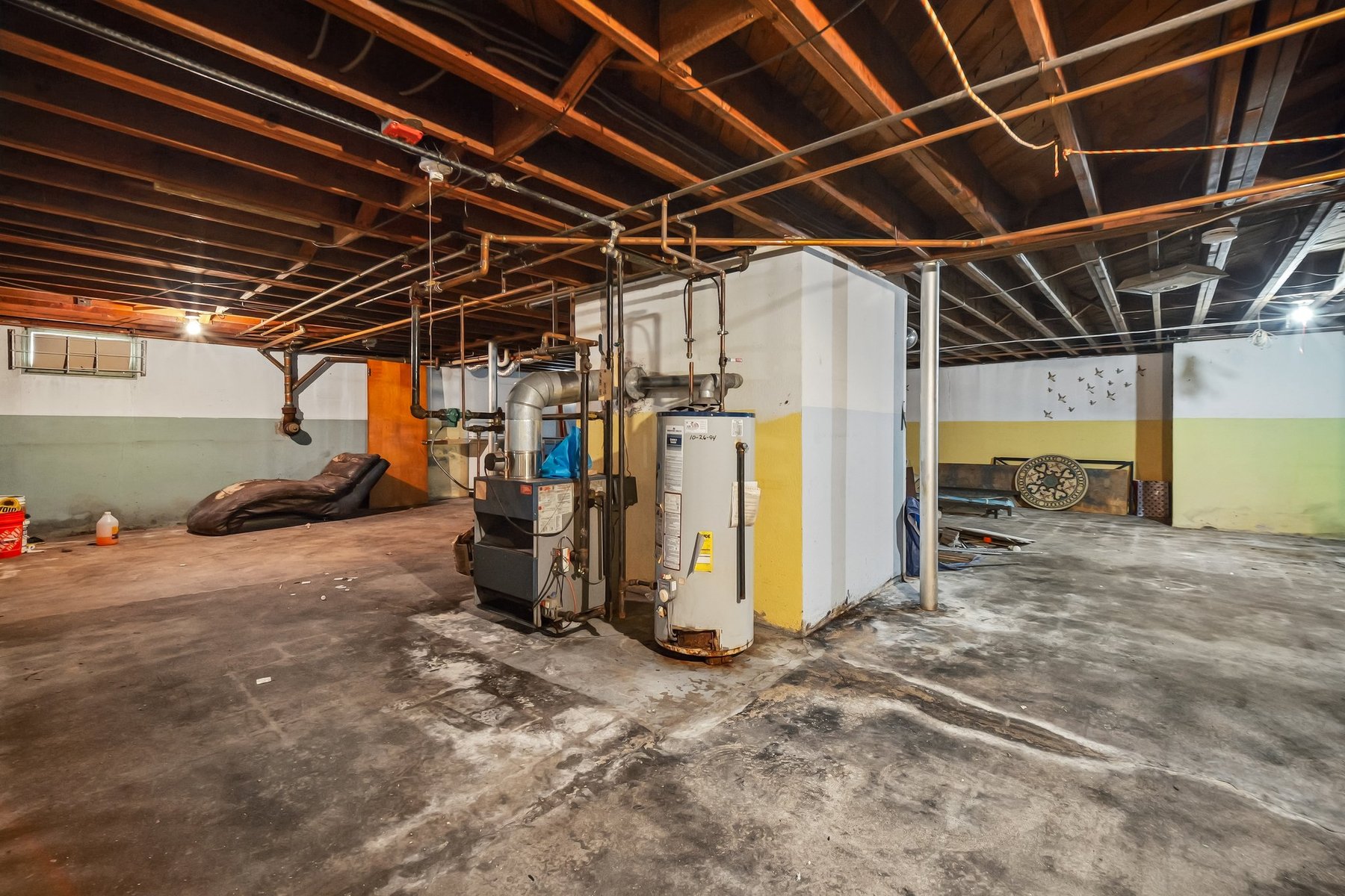  Charming Brick Ranch Home Ready for Your Vision - 物件實景