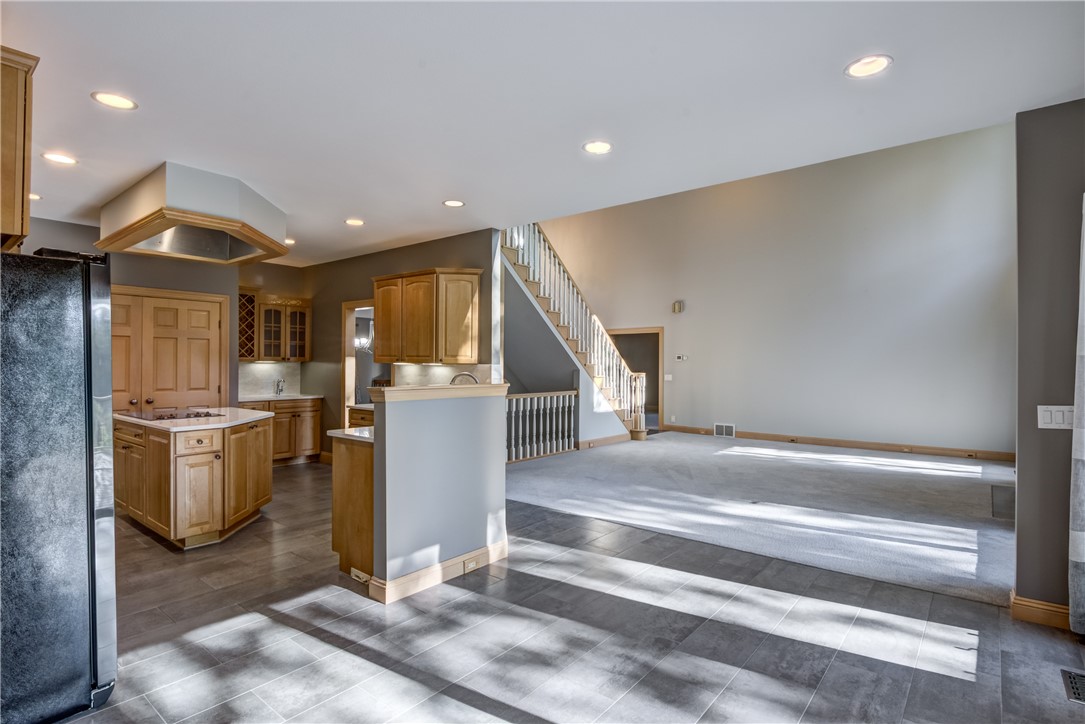 Eau Claire, Wisconsin, 54701, United States, 5 Bedrooms Bedrooms, ,4 BathroomsBathrooms,Residential,For Sale,1976179