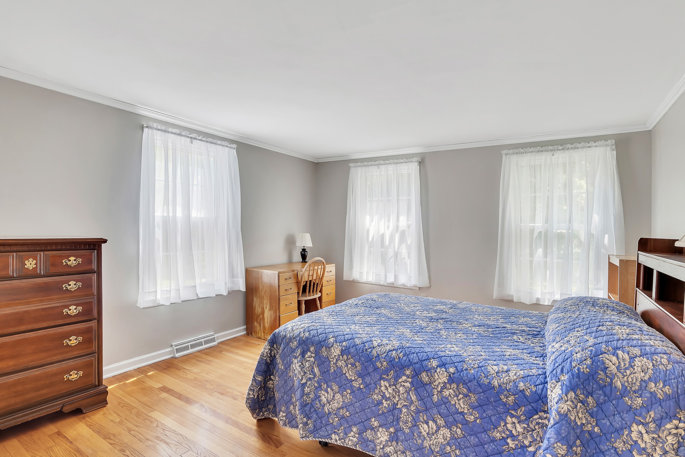  16 Longwood Drive, Bethlehem, NY, 12054 - 物件實景