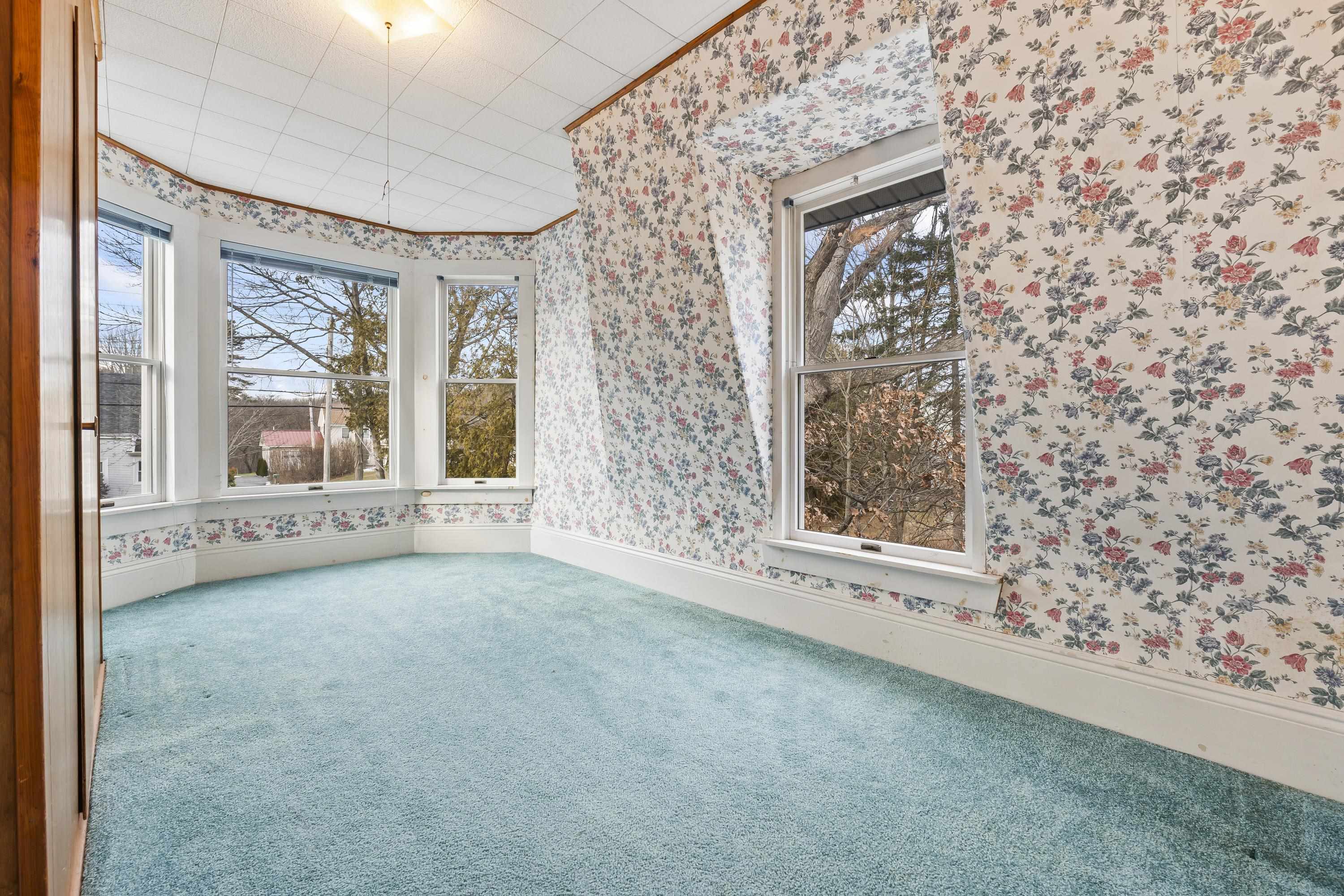 Kittery, Maine, 03904, United States, 5 Bedrooms Bedrooms, ,2 BathroomsBathrooms,Residential,For Sale,1924393