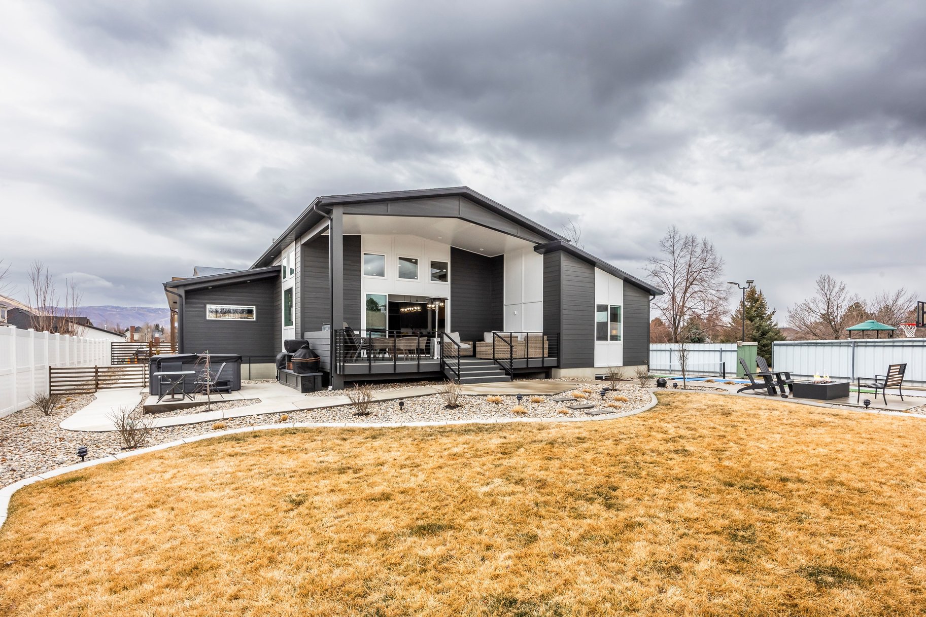  Luxury Inside and Out with Mountain Views - 物件實景