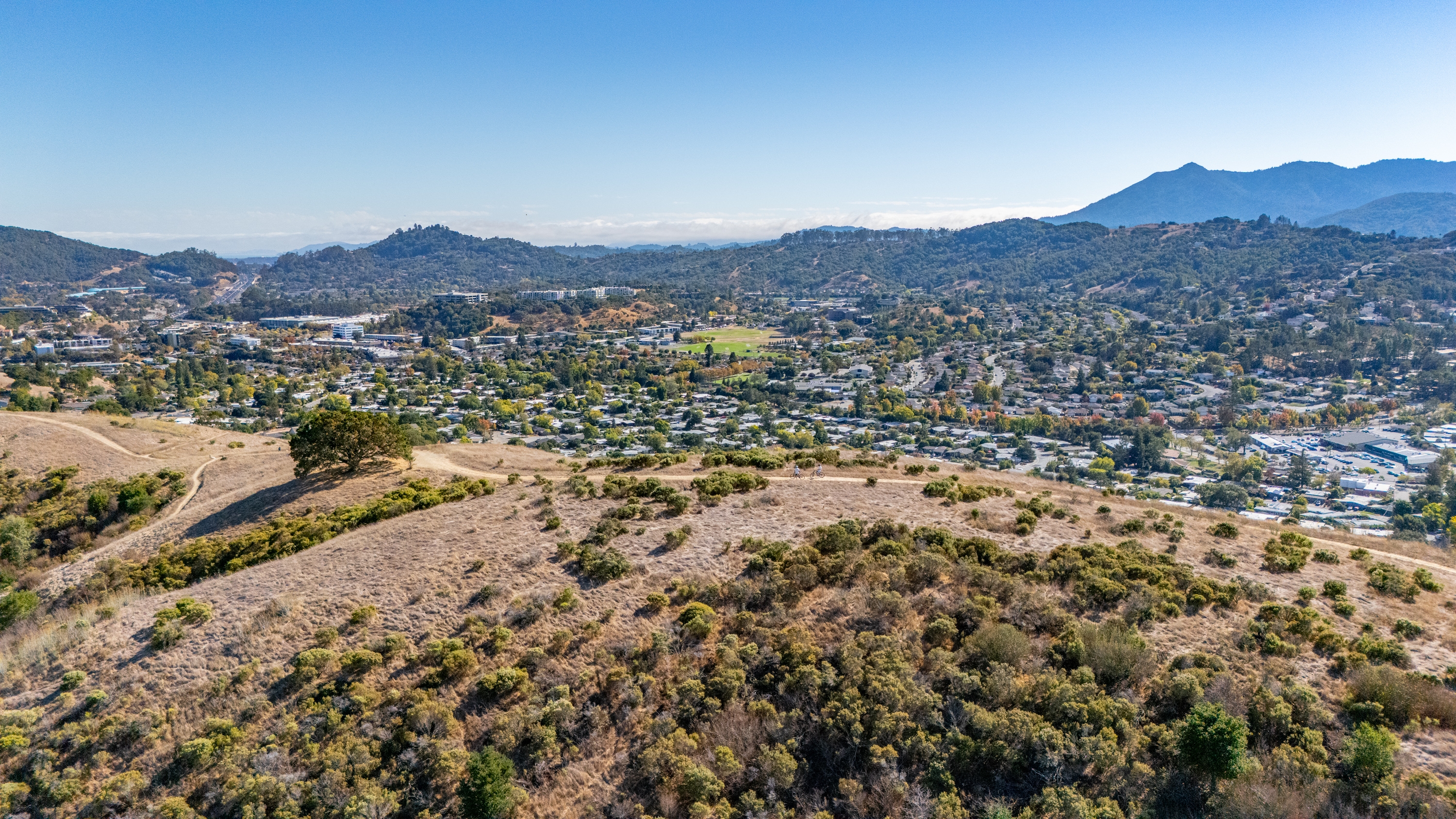  Spacious Mont Marin Contemporary with Open Space Views - 物件實景