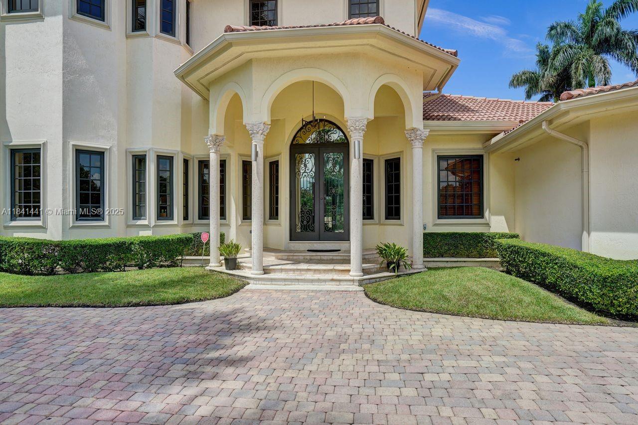 Davie, Florida, 33330, United States, 5 Bedrooms Bedrooms, ,5 BathroomsBathrooms,Residential,For Sale,1896833