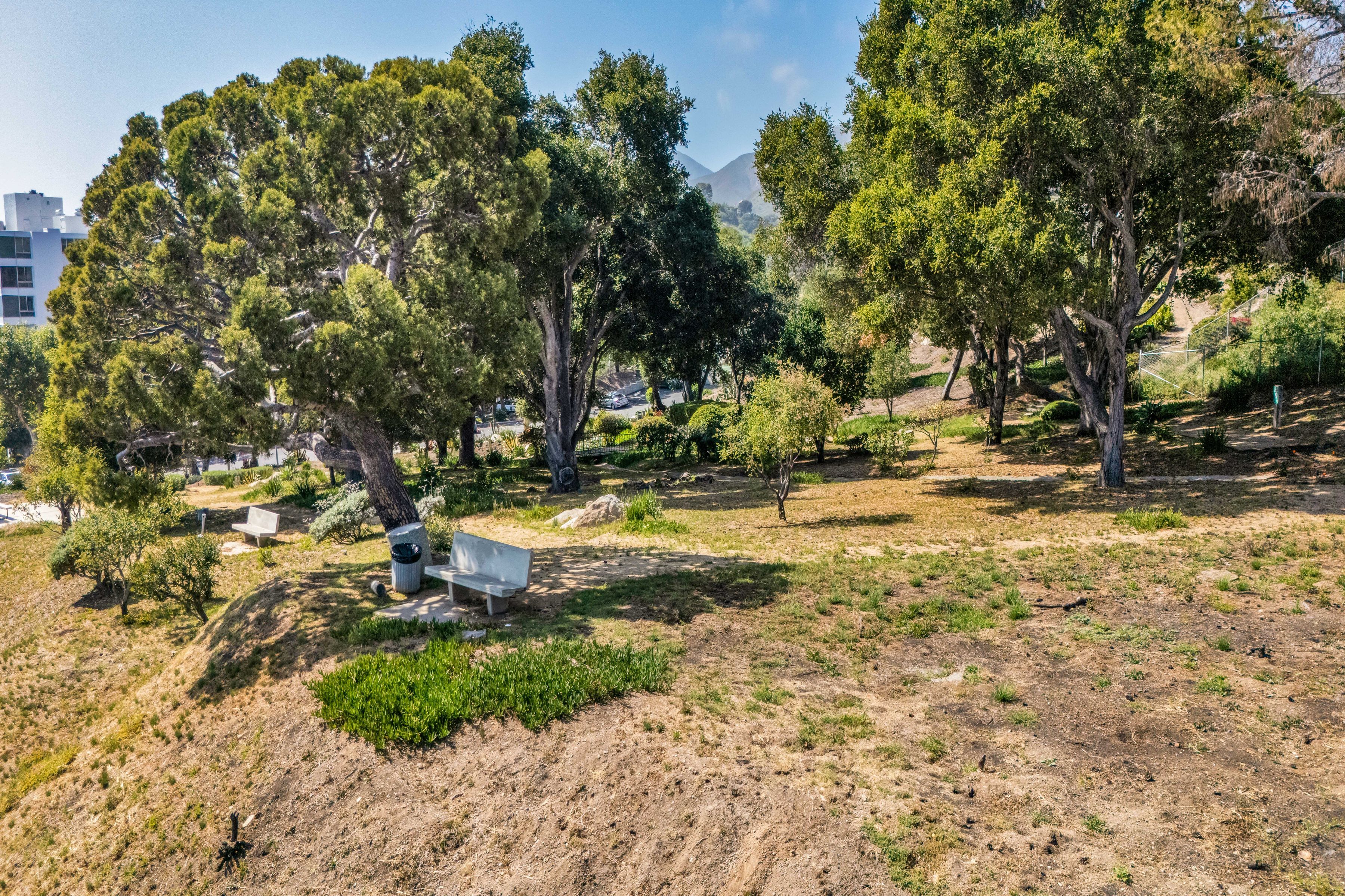  17352 W Sunset Blvd - 物件實景