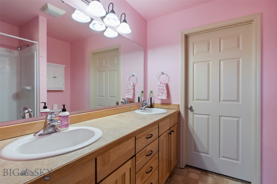 Bozeman, Montana, 59715, United States, 3 Bedrooms Bedrooms, ,3 BathroomsBathrooms,Residential,For Sale,1991519