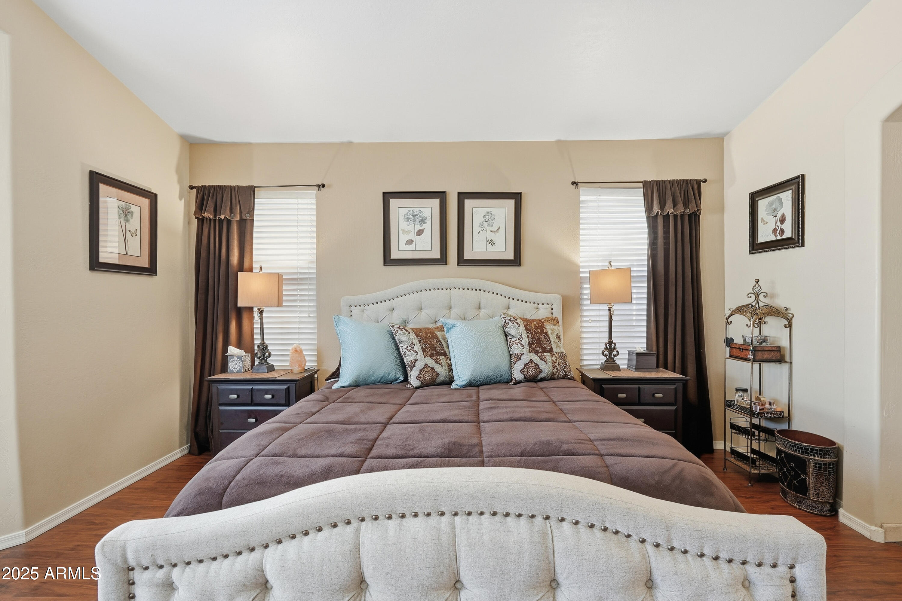 Phoenix, Arizona, 85024, United States, 3 Bedrooms Bedrooms, ,2 BathroomsBathrooms,Residential,For Sale,1995544