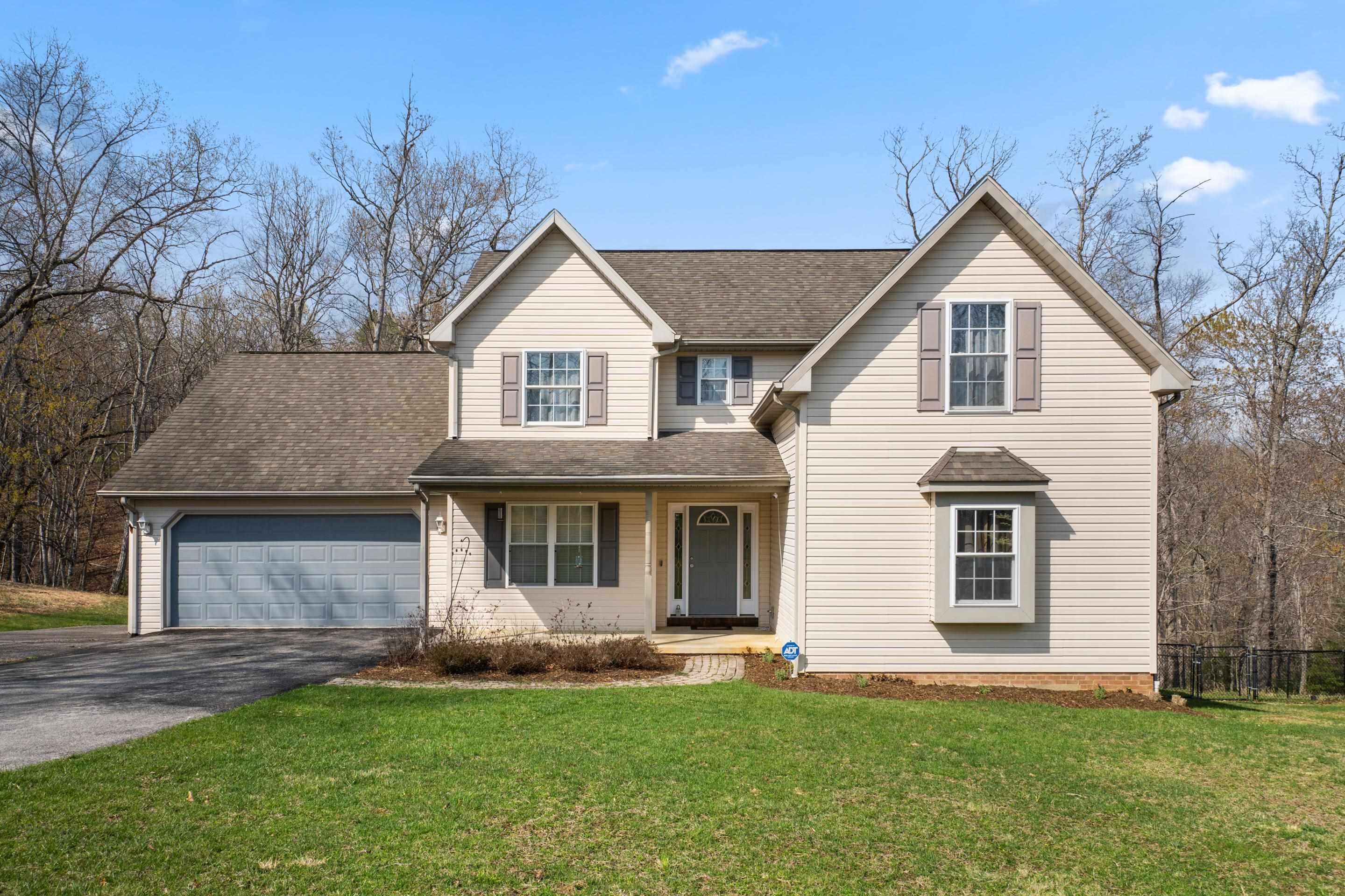 Blacksburg, Virginia, 24060, United States, 3 Bedrooms Bedrooms, ,4 BathroomsBathrooms,Residential,For Sale,1961376