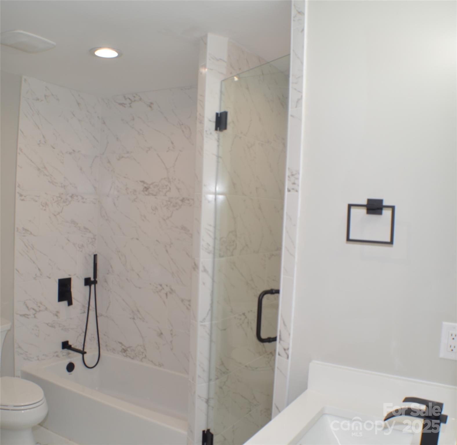 Charlotte, North Carolina, 28210, United States, 3 Bedrooms Bedrooms, ,3 BathroomsBathrooms,Residential,For Sale,1836887