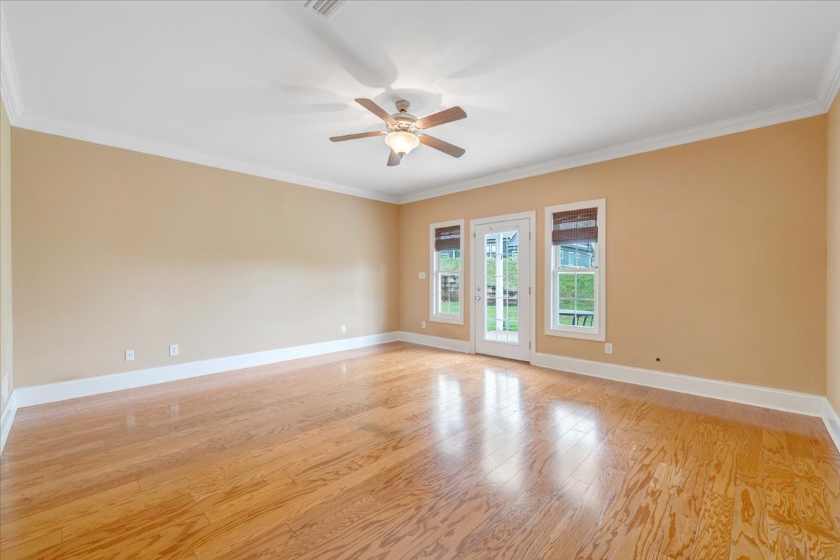 Huddleston, Virginia, 24104, United States, 4 Bedrooms Bedrooms, ,4 BathroomsBathrooms,Residential,For Sale,2048445