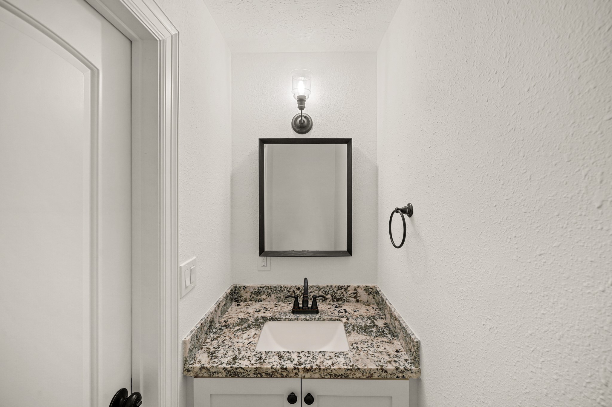 Houston, Texas, 77096, United States, 4 Bedrooms Bedrooms, ,3 BathroomsBathrooms,Residential,For Sale,1901222