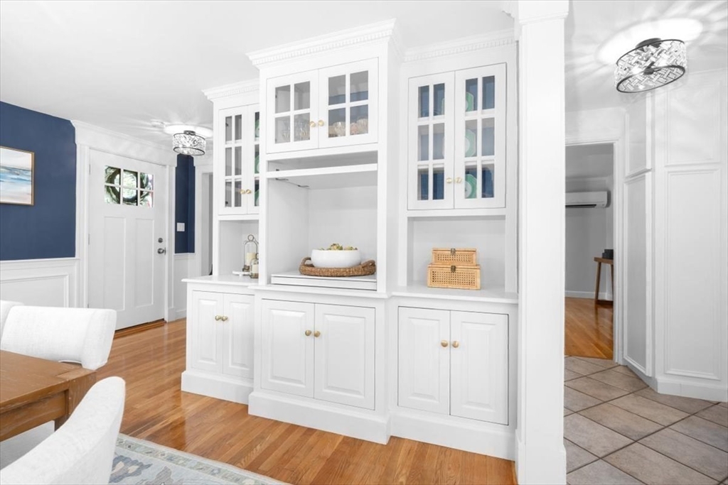 Milton, Massachusetts, 02186, United States, 4 Bedrooms Bedrooms, ,2 BathroomsBathrooms,Residential,For Sale,1917641