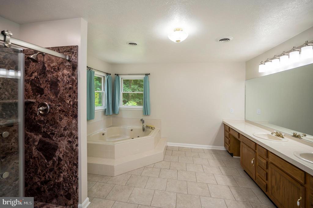 Stafford, Virginia, 22554, United States, 5 Bedrooms Bedrooms, ,4 BathroomsBathrooms,Residential,For Sale,1938309