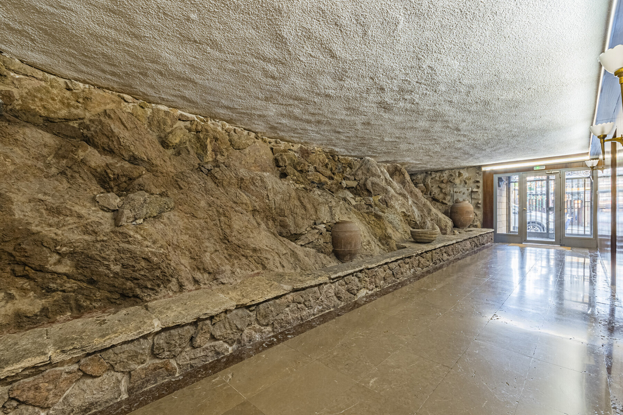  Fantastic renovated apartment with large garden at the living room level - 物件實景