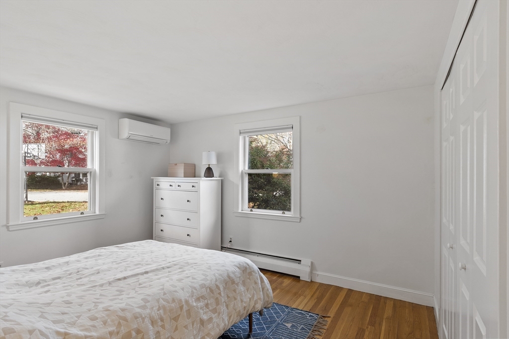 Hamilton, Massachusetts, 01982, United States, 4 Bedrooms Bedrooms, ,2 BathroomsBathrooms,Residential,For Sale,1989221