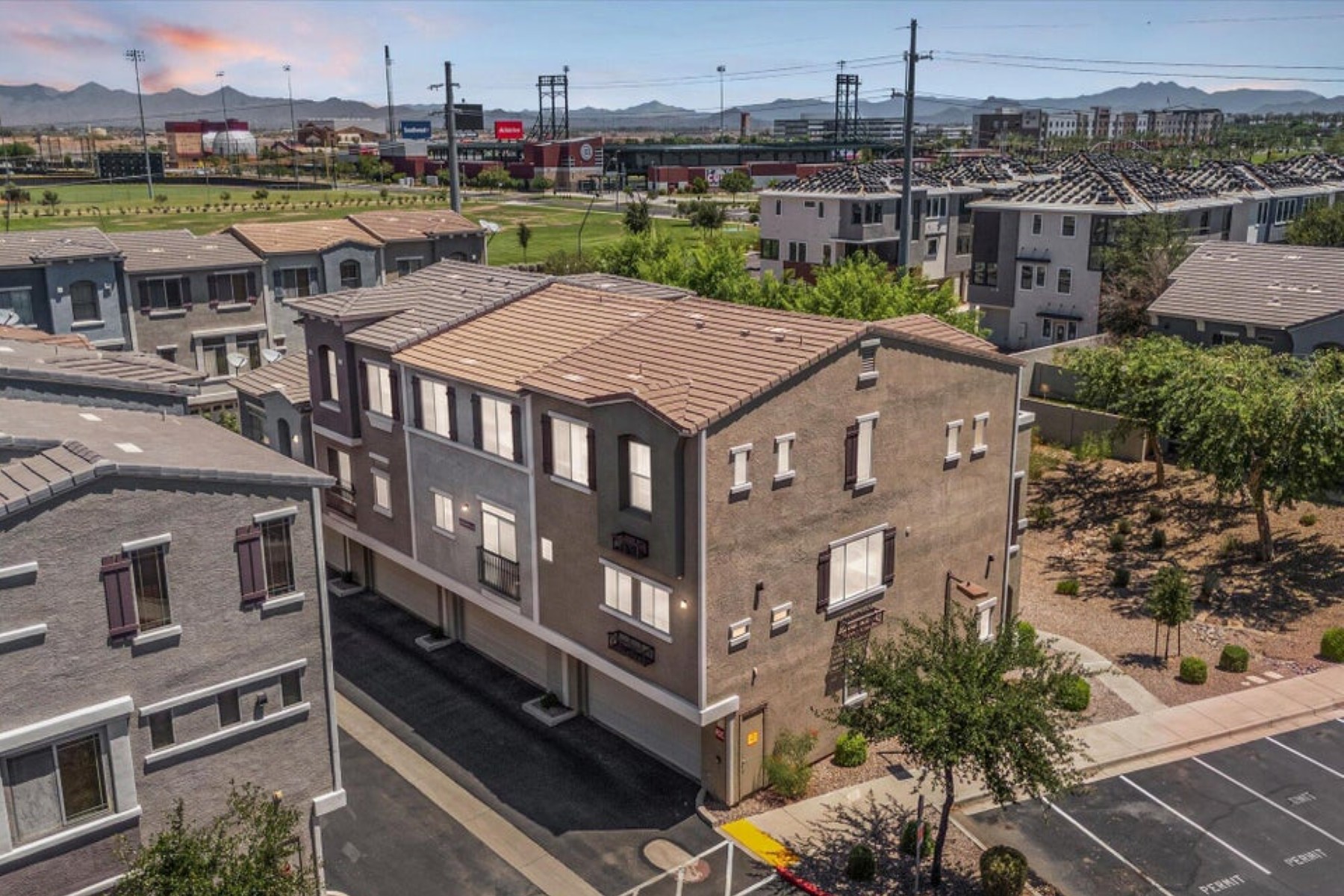  2401 E Rio Salado Parkway ¦ Tempe, AZ - 物件實景