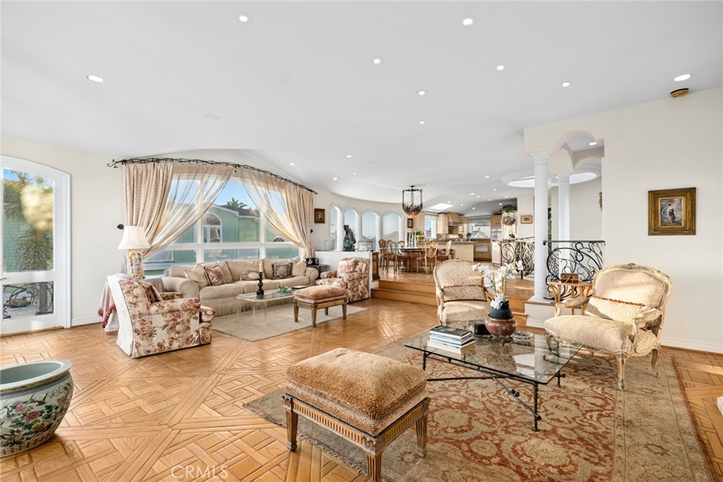 Newport Beach, California, 92661, United States, 4 Bedrooms Bedrooms, ,5 BathroomsBathrooms,Residential,For Sale,1875430