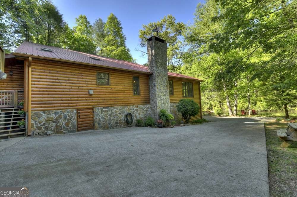 Blue Ridge, Georgia, 30513, United States, 4 Bedrooms Bedrooms, ,3 BathroomsBathrooms,Residential,For Sale,1858936