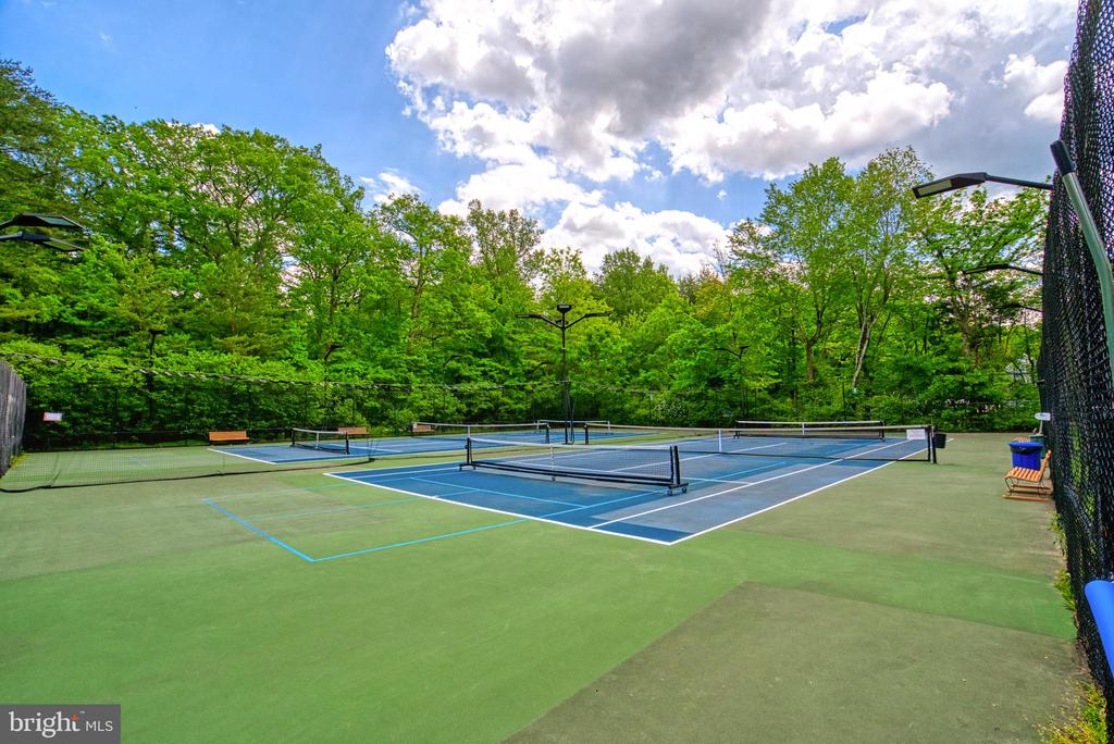 Reston, Virginia, 20194, United States, 3 Bedrooms Bedrooms, ,4 BathroomsBathrooms,Residential,For Sale,1942632