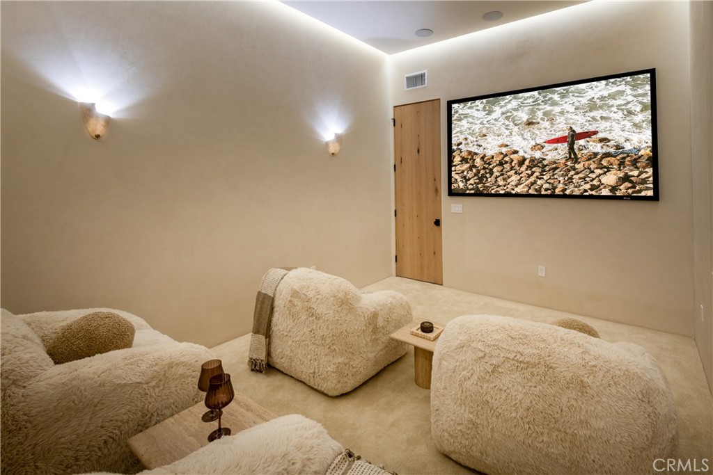 Sherman Oaks, California, 91423, United States, 6 Bedrooms Bedrooms, ,7 BathroomsBathrooms,Residential,For Sale,1990929