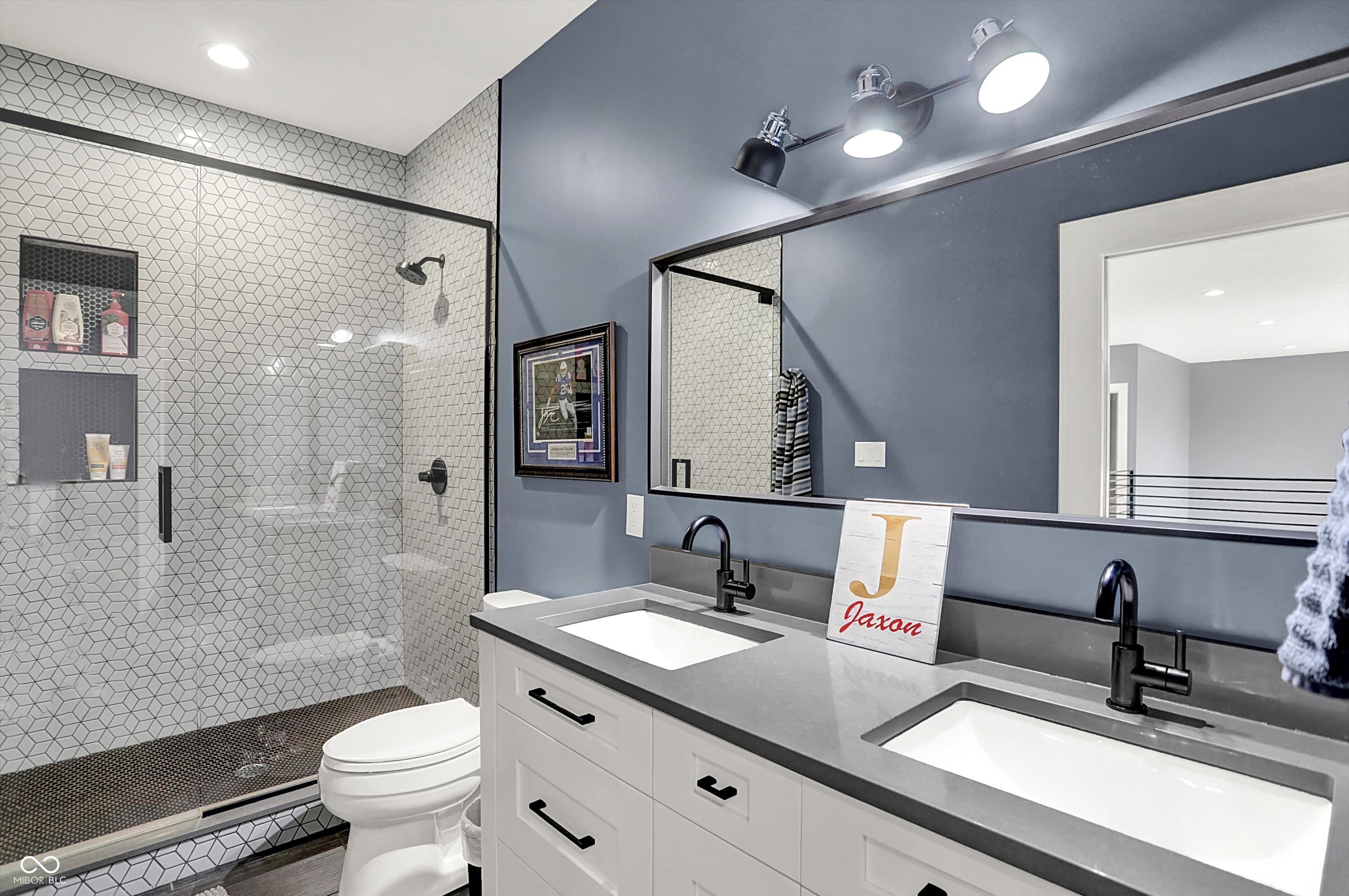 Greenwood, Indiana, 46143, United States, 4 Bedrooms Bedrooms, ,4 BathroomsBathrooms,Residential,For Sale,1978019