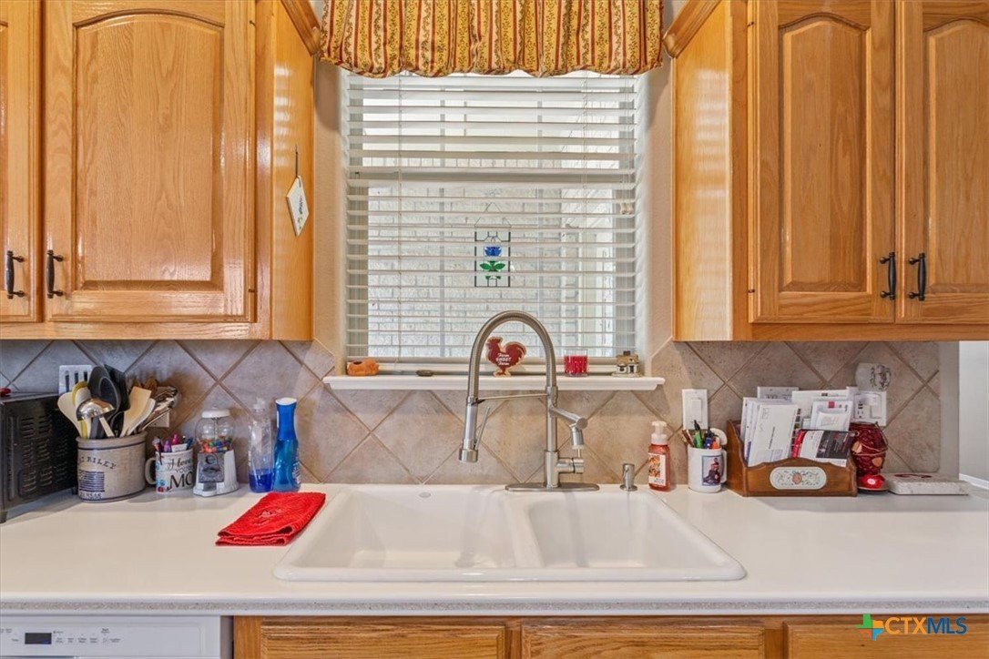 Salado, Texas, 76571, United States, 4 Bedrooms Bedrooms, ,4 BathroomsBathrooms,Residential,For Sale,1904287