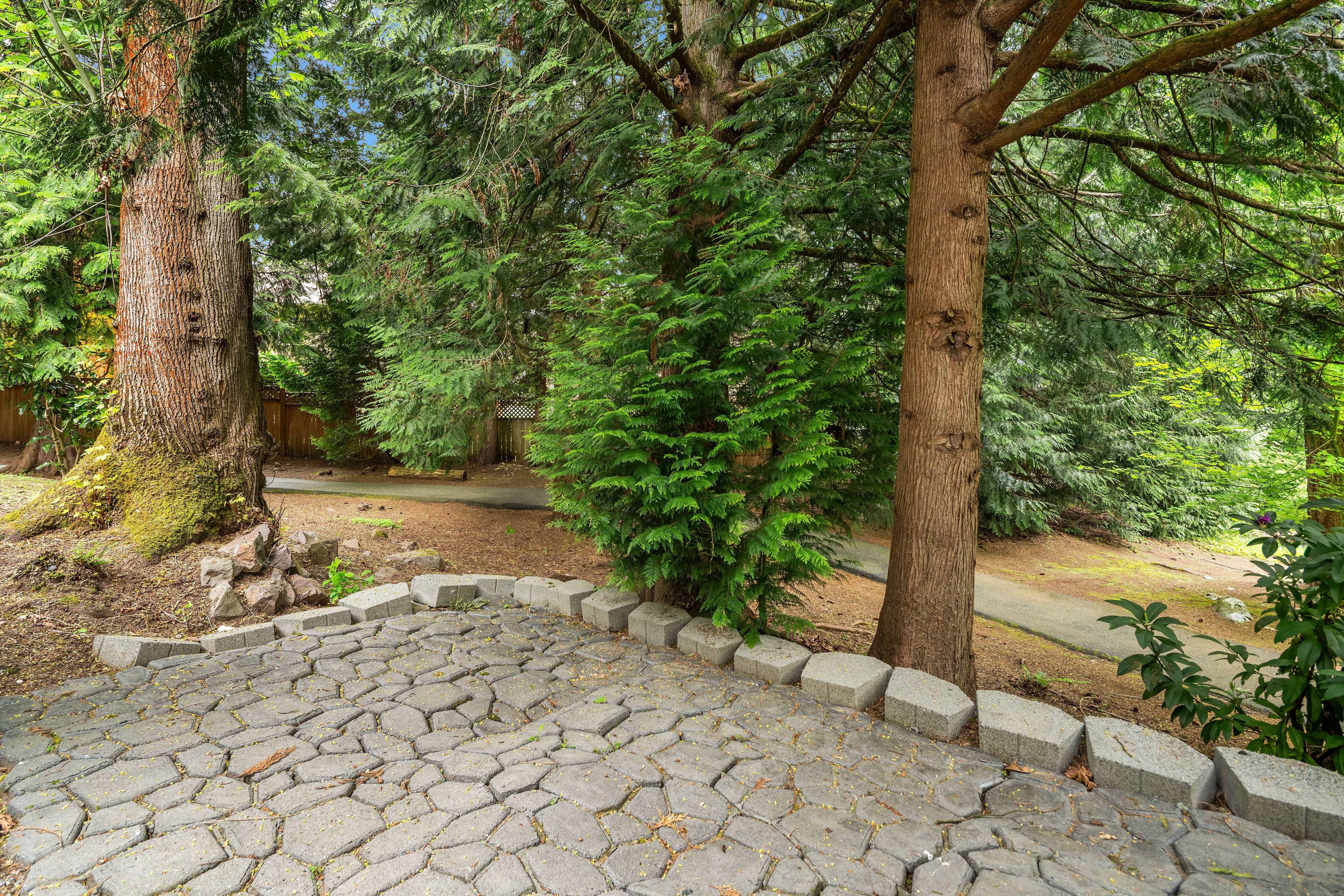  13706 NE 85th St, Redmond, WA 98052 - 物件實景