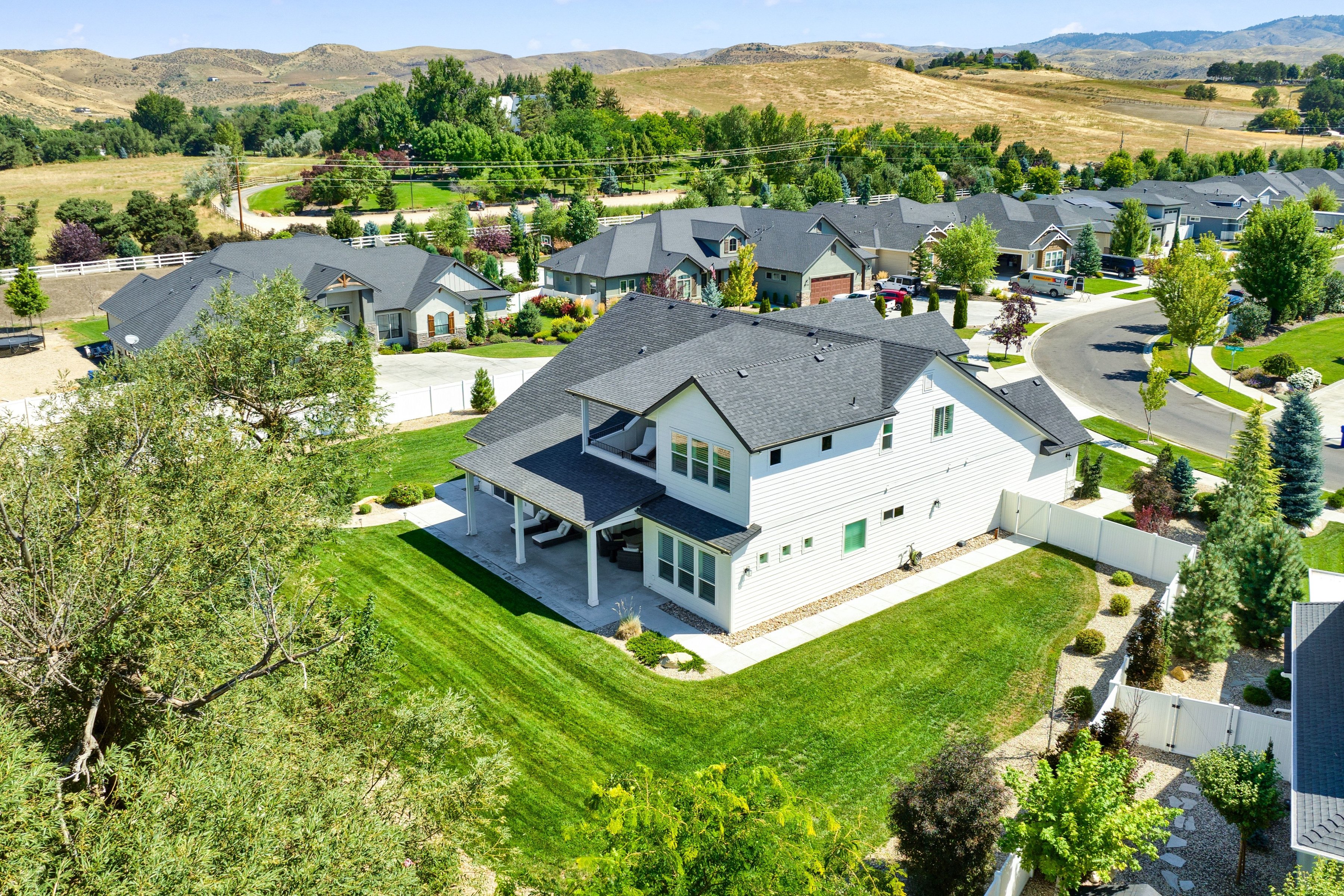  Refined Half-Acre Estate with Dual Kitchens & Open Space Backdrop - 物件實景