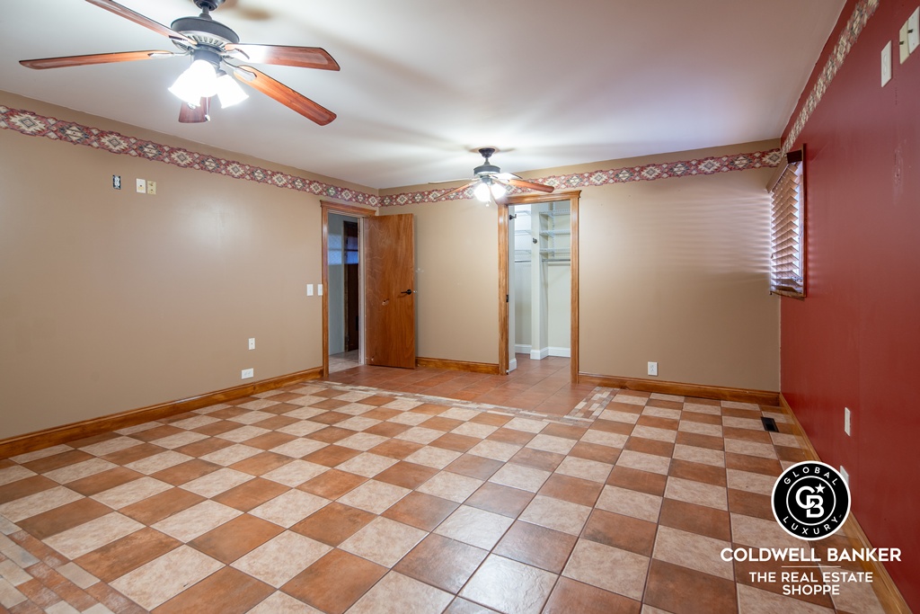 Garden City, Kansas, 67846, United States, 4 Bedrooms Bedrooms, ,Residential,For Sale,2003039