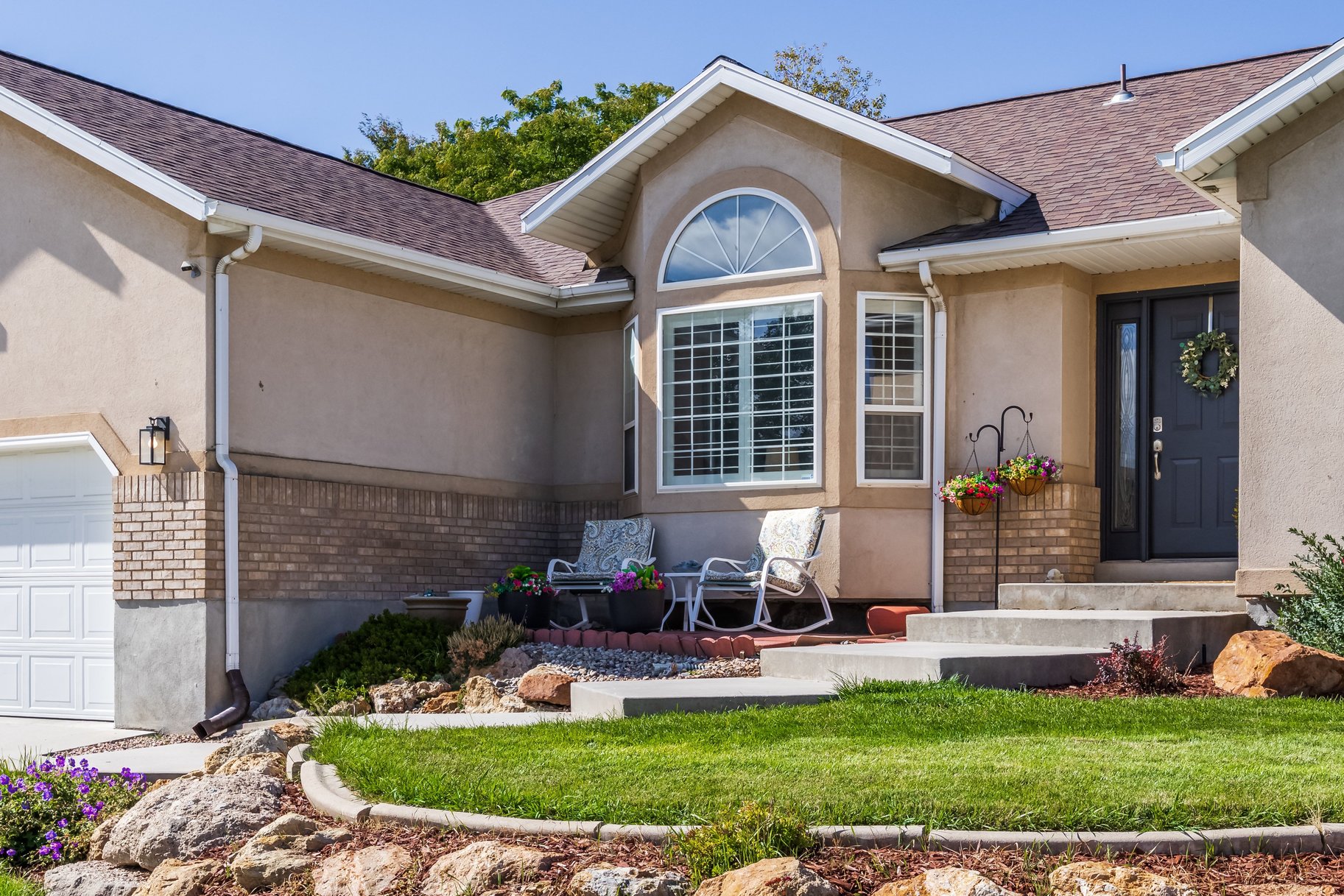  Multigenerational Living in South Jordan: 5 Beds, 2 Kitchens, 0.33-Acre Lot - 物件實景