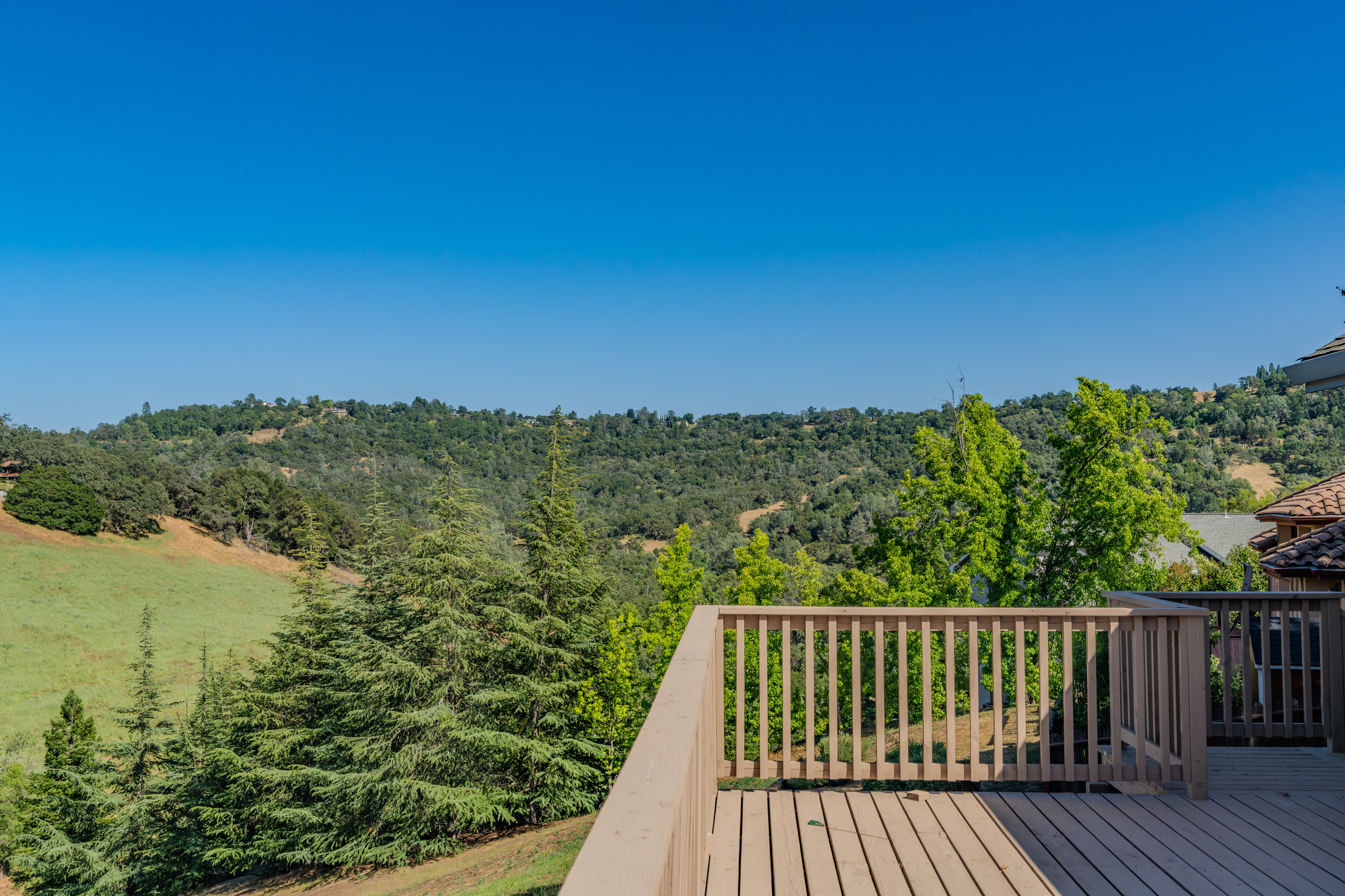  Spacious Sutter Creek Home with Hillside Views and Endless Potential - 物件實景