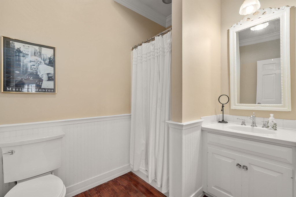 Hopkinton, Massachusetts, 01748, United States, 4 Bedrooms Bedrooms, ,5 BathroomsBathrooms,Residential,For Sale,1982386