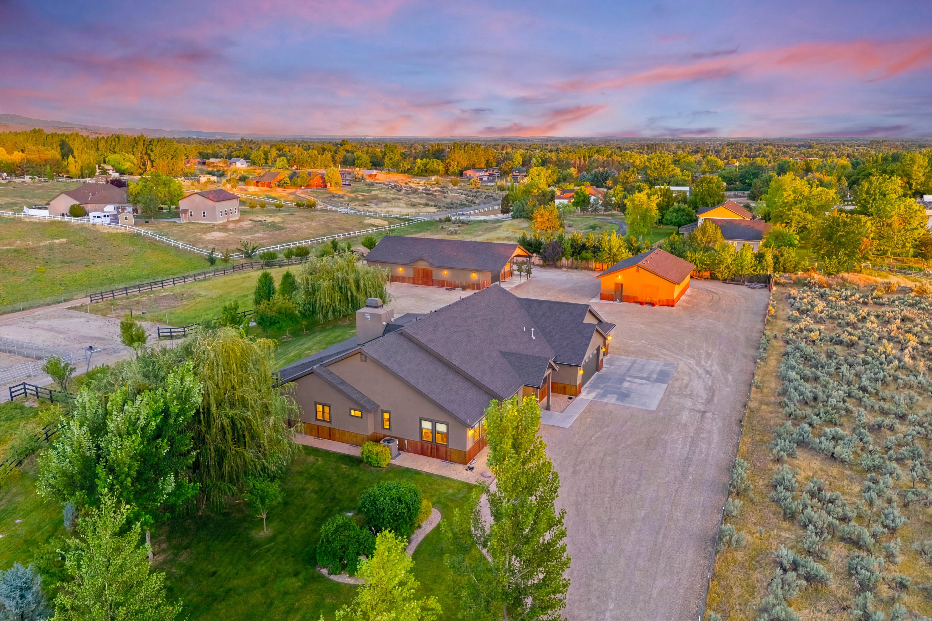  Ranch Living with Mountain View - 物件實景