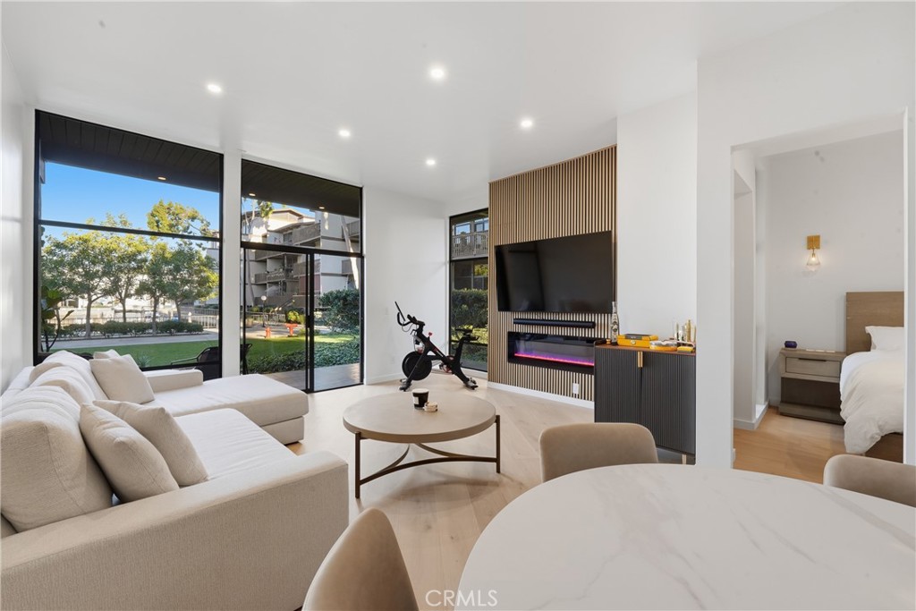 Long Beach, California, 90803, United States, 1 Bedroom Bedrooms, ,1 BathroomBathrooms,Residential,For Sale,2003113