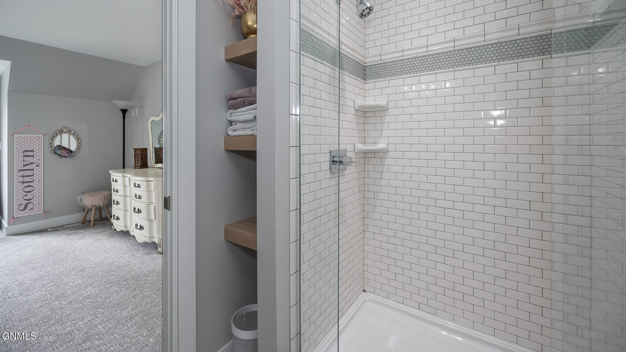 Bismarck, North Dakota, 58504, United States, 6 Bedrooms Bedrooms, ,4 BathroomsBathrooms,Residential,For Sale,1982102