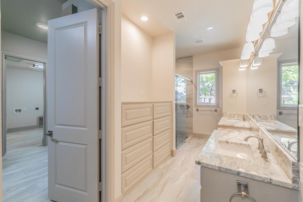 Grapevine, Texas, 76051, United States, 3 Bedrooms Bedrooms, ,4 BathroomsBathrooms,Residential,For Sale,1905682