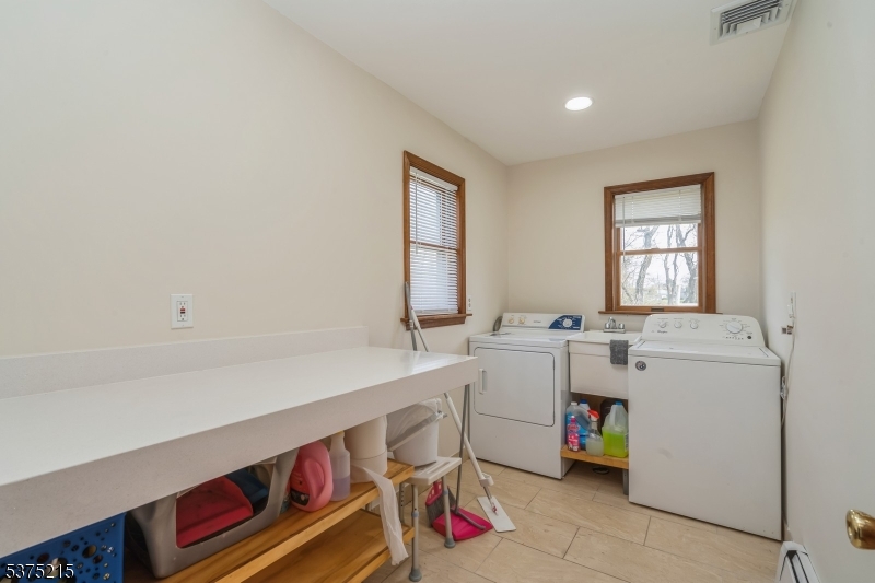 Raritan Twp., New Jersey, 08822, United States, 5 Bedrooms Bedrooms, ,3 BathroomsBathrooms,Residential,For Sale,1908572