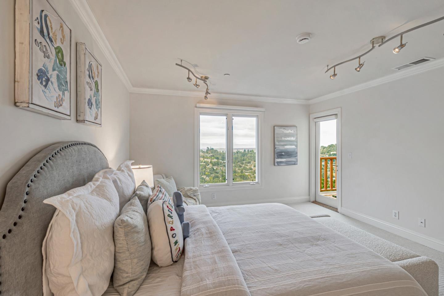 San Carlos, California, 94070, United States, 5 Bedrooms Bedrooms, ,5 BathroomsBathrooms,Residential,For Sale,1700172