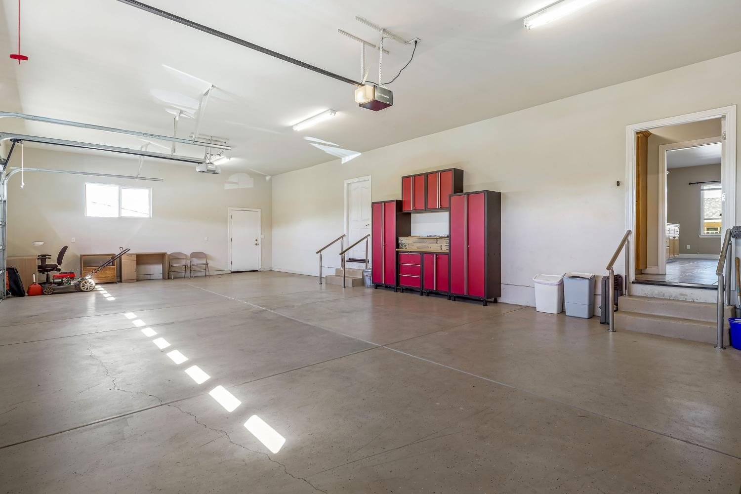 Valley Springs, California, 95252, United States, 3 Bedrooms Bedrooms, ,4 BathroomsBathrooms,Residential,For Sale,1981868