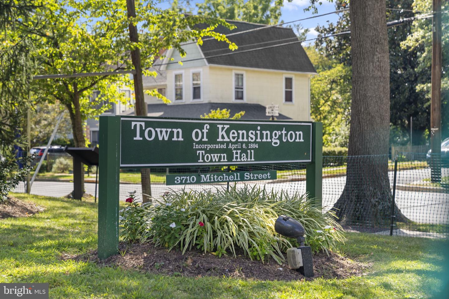 Kensington, Maryland, 20895, United States, 3 Bedrooms Bedrooms, ,2 BathroomsBathrooms,Residential,For Sale,1999038