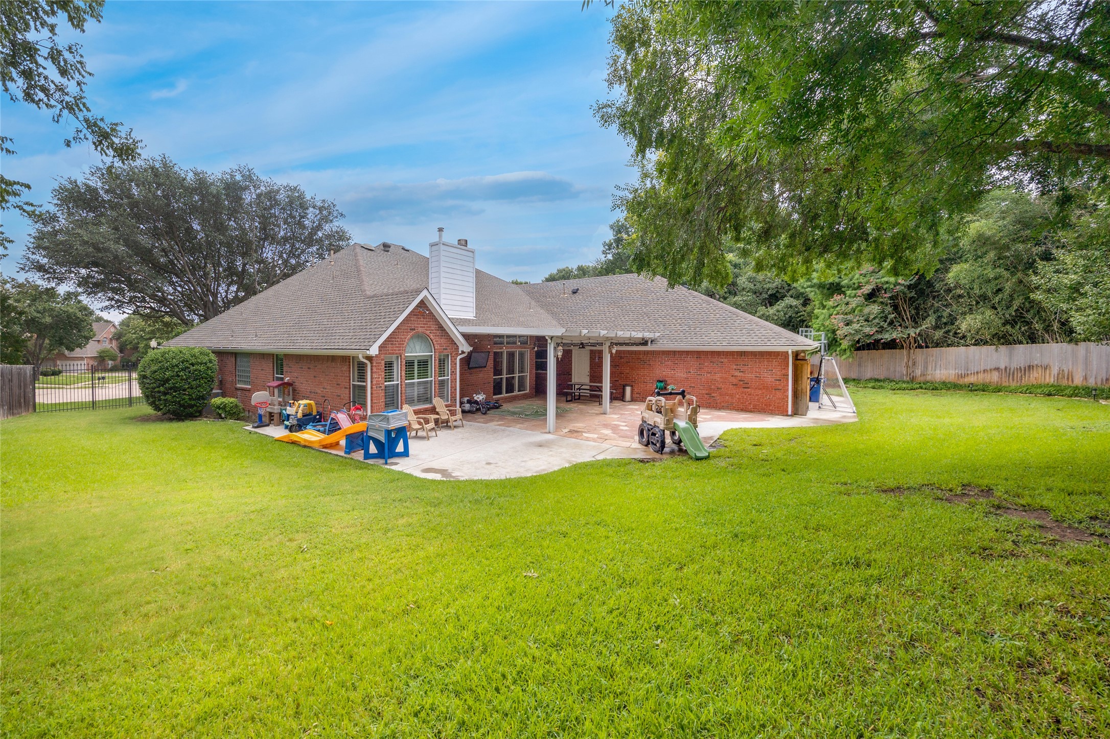 Southlake, Texas, 76092, United States, 4 Bedrooms Bedrooms, ,3 BathroomsBathrooms,Residential,For Sale,1895470