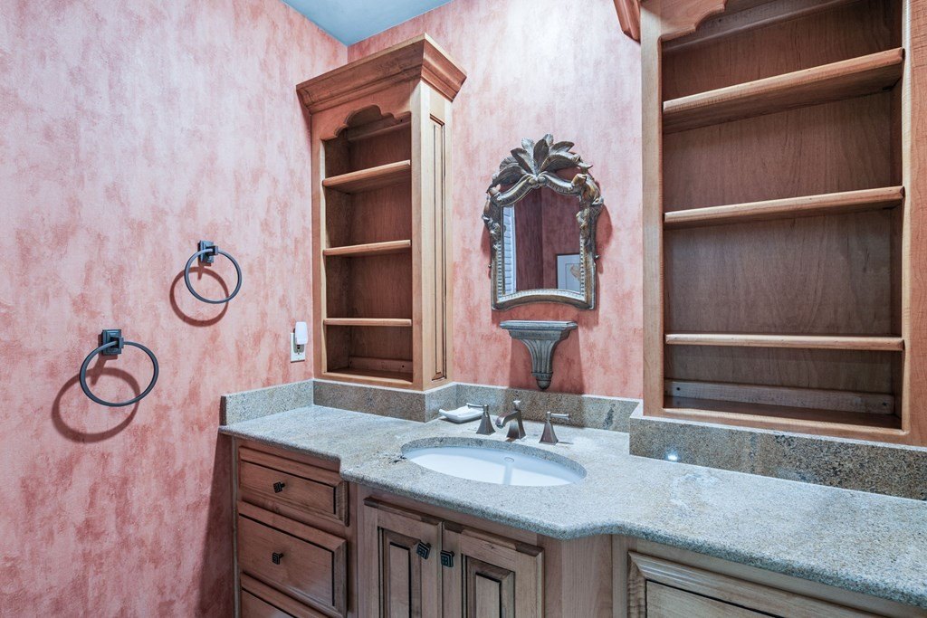 Hiawassee, Georgia, 30546, United States, 3 Bedrooms Bedrooms, ,4 BathroomsBathrooms,Residential,For Sale,1978454