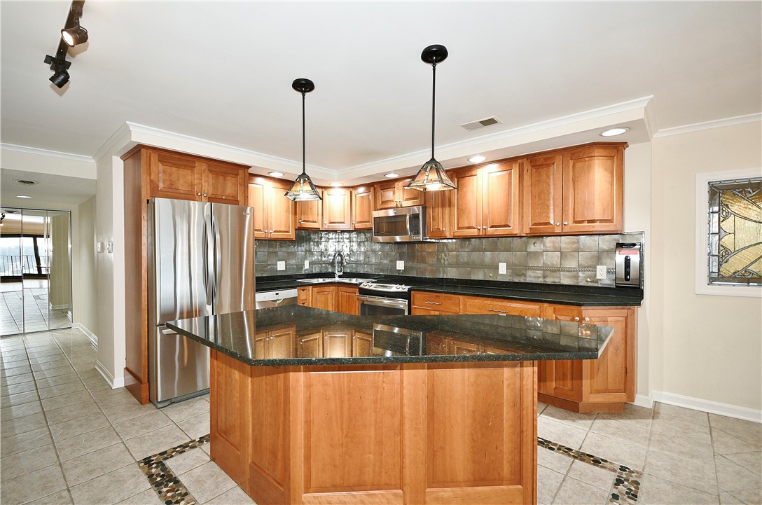 1000 Grandview Avenue Unit 401, Mt Washington, Pennsylvania, 15211, United States, 2 Bedrooms Bedrooms, ,2 BathroomsBathrooms,Residential,For Sale,1000 Grandview Avenue Unit 401,1662868