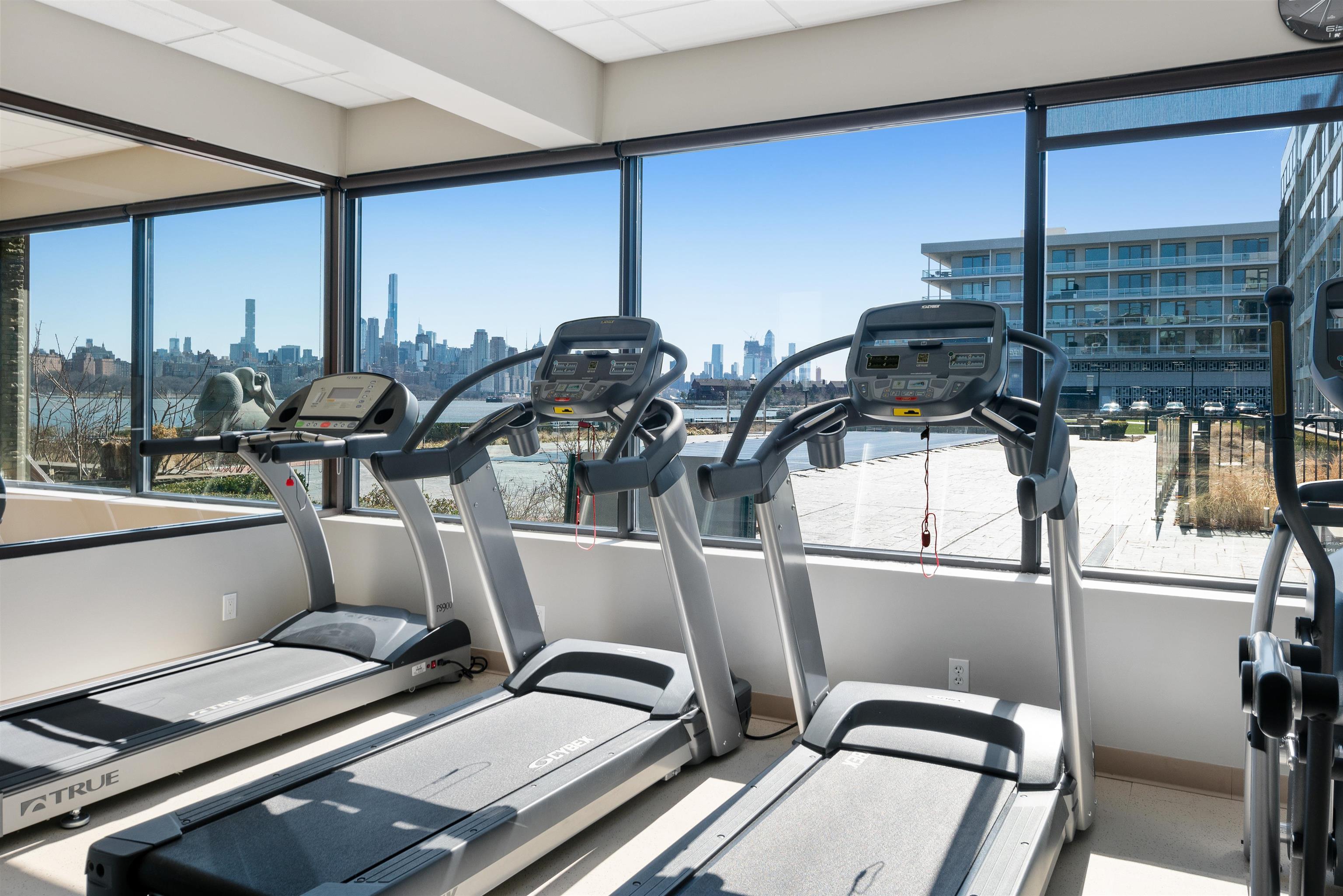 Edgewater, New Jersey, 07020, United States, 2 Bedrooms Bedrooms, ,2 BathroomsBathrooms,Residential,For Sale,1995934